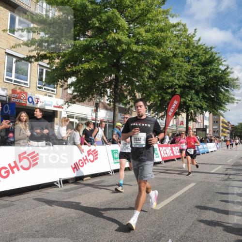15.09.2024 - PSD Bank Halbmarathon Miley Keyser http://msf.ph/oto/7058999 15.09.2024 12:06:44 Ziel 1464, 2032, 2092, 2177, 2208, 2340, 2806, 2819, 2942 meine-sportfotos.de