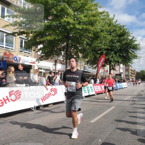 15.09.2024 - PSD Bank Halbmarathon Miley Keyser http://msf.ph/oto/7059003 15.09.2024 12:06:44 Ziel 1464, 2032, 2092, 2177, 2208, 2340, 2806, 2819, 2942 meine-sportfotos.de