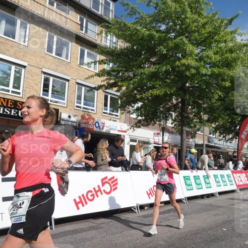 15.09.2024 - PSD Bank Halbmarathon Miley Keyser http://msf.ph/oto/7059050 15.09.2024 12:06:46 Ziel 1464, 2032, 2092, 2177, 2208, 2340, 2806, 2819, 2942 meine-sportfotos.de