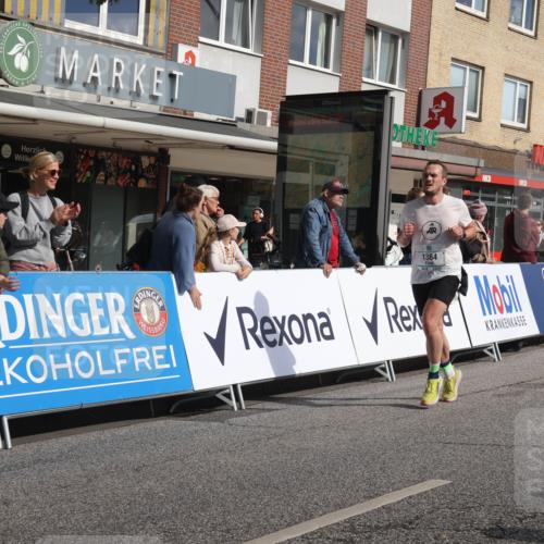 15.09.2024 - PSD Bank Halbmarathon Michael Strokosch http://msf.ph/oto/7059080 15.09.2024 11:38:49 Ziel 1174, 1222, 1249, 1348, 1384, 2485, 2623, 2724 meine-sportfotos.de