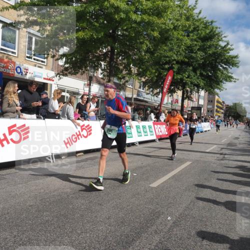 15.09.2024 - PSD Bank Halbmarathon Miley Keyser http://msf.ph/oto/7059110 15.09.2024 12:06:57 Ziel 796, 797, 1328, 2806, 2819, 3019 meine-sportfotos.de