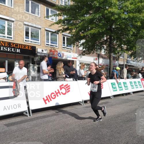 15.09.2024 - PSD Bank Halbmarathon Miley Keyser http://msf.ph/oto/7059156 15.09.2024 12:07:01 Ziel 796, 797, 1328, 1933, 2806, 2919, 3019 meine-sportfotos.de