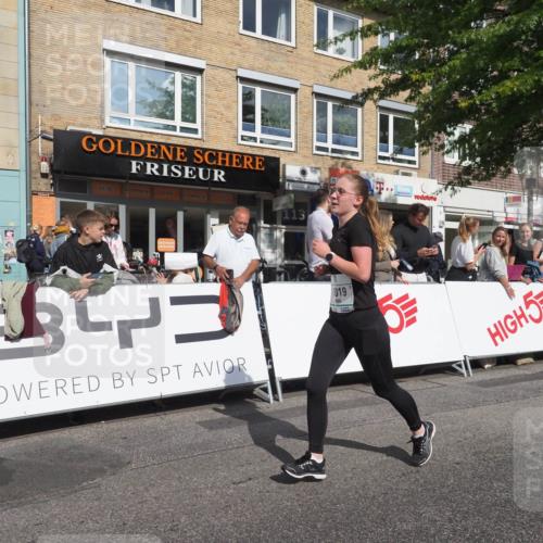 15.09.2024 - PSD Bank Halbmarathon Miley Keyser http://msf.ph/oto/7059171 15.09.2024 12:07:01 Ziel 796, 797, 1328, 1933, 2806, 2919, 3019 meine-sportfotos.de