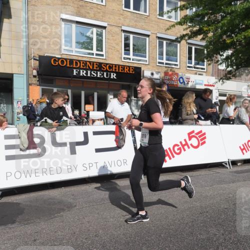 15.09.2024 - PSD Bank Halbmarathon Miley Keyser http://msf.ph/oto/7059175 15.09.2024 12:07:01 Ziel 796, 797, 1328, 1933, 2806, 2919, 3019 meine-sportfotos.de