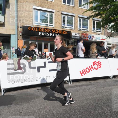 15.09.2024 - PSD Bank Halbmarathon Miley Keyser http://msf.ph/oto/7059179 15.09.2024 12:07:01 Ziel 796, 797, 1328, 1933, 2806, 2919, 3019 meine-sportfotos.de