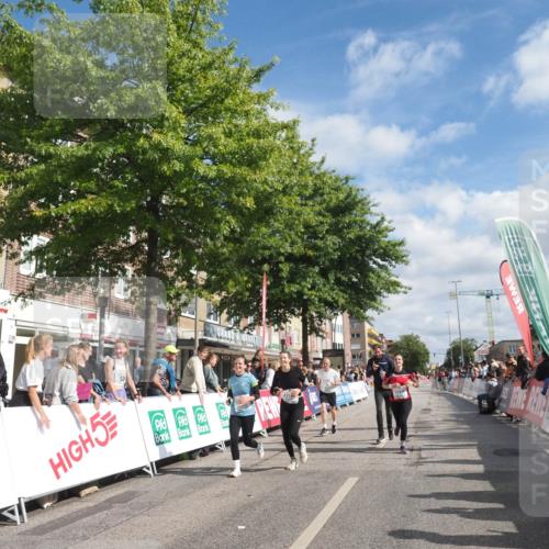 15.09.2024 - PSD Bank Halbmarathon Miley Keyser http://msf.ph/oto/7059274 15.09.2024 12:07:13 Ziel 797, 1328, 1331, 1877, 1933, 2919, 2938, 3180, 3181 meine-sportfotos.de