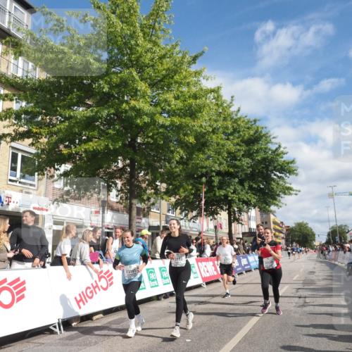 15.09.2024 - PSD Bank Halbmarathon Miley Keyser http://msf.ph/oto/7059298 15.09.2024 12:07:14 Ziel 1328, 1331, 1877, 1933, 2919, 2938, 3180, 3181 meine-sportfotos.de