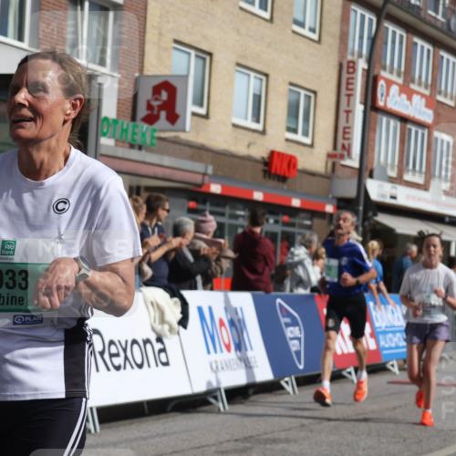15.09.2024 - PSD Bank Halbmarathon Michael Strokosch http://msf.ph/oto/7059307 15.09.2024 11:39:23 Ziel 739, 778, 913, 933, 954, 1266, 1382, 1424, 2628, 2650 meine-sportfotos.de