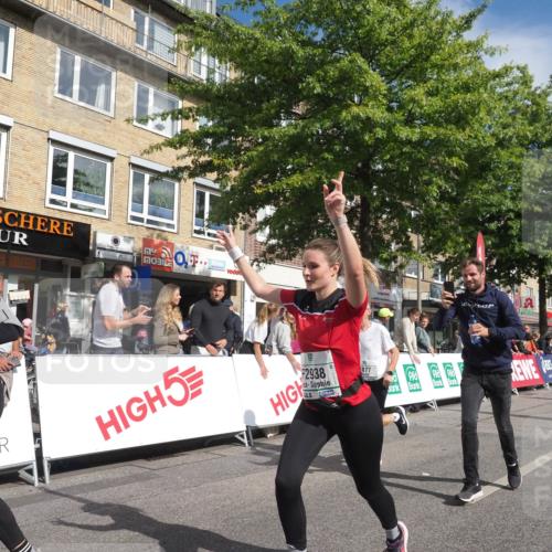 15.09.2024 - PSD Bank Halbmarathon Miley Keyser http://msf.ph/oto/7059337 15.09.2024 12:07:16 Ziel 1328, 1331, 1877, 1933, 2313, 2919, 2938, 3180, 3181 meine-sportfotos.de