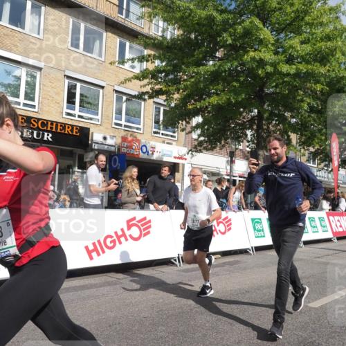 15.09.2024 - PSD Bank Halbmarathon Miley Keyser http://msf.ph/oto/7059350 15.09.2024 12:07:16 Ziel 1328, 1331, 1877, 1933, 2313, 2919, 2938, 3180, 3181 meine-sportfotos.de