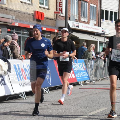 15.09.2024 - PSD Bank Halbmarathon Michael Strokosch http://msf.ph/oto/7059377 15.09.2024 11:39:35 Ziel 739, 954, 1060, 1240, 1382, 1395, 1397, 1424, 1481, 2163, 2568, 2628, 2650 meine-sportfotos.de