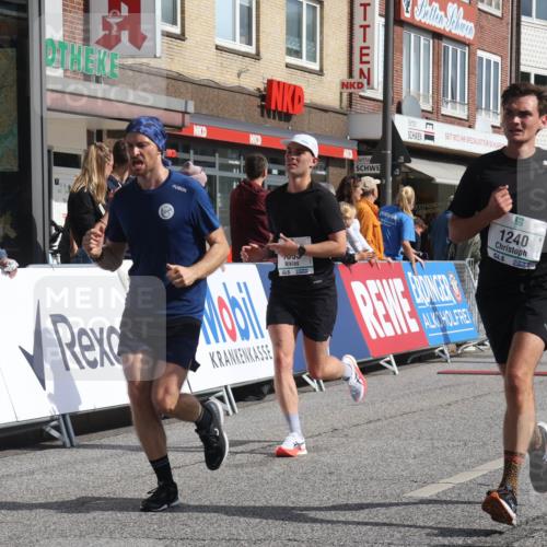 15.09.2024 - PSD Bank Halbmarathon Michael Strokosch http://msf.ph/oto/7059379 15.09.2024 11:39:36 Ziel 739, 954, 1060, 1240, 1382, 1395, 1397, 1424, 1481, 2163, 2568, 2628, 2650 meine-sportfotos.de