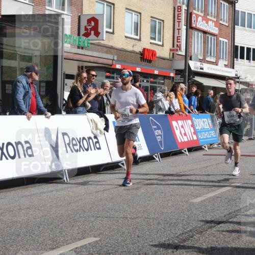 15.09.2024 - PSD Bank Halbmarathon Michael Strokosch http://msf.ph/oto/7059388 15.09.2024 11:39:38 Ziel 954, 1060, 1240, 1382, 1395, 1397, 1424, 1481, 2163, 2568, 2628 meine-sportfotos.de