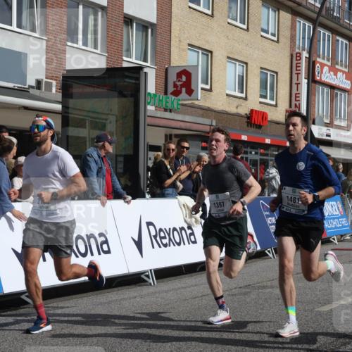 15.09.2024 - PSD Bank Halbmarathon Michael Strokosch http://msf.ph/oto/7059396 15.09.2024 11:39:40 Ziel 954, 1060, 1240, 1395, 1397, 1424, 1481, 2163, 2568 meine-sportfotos.de