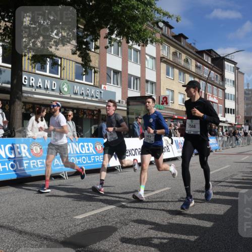15.09.2024 - PSD Bank Halbmarathon Michael Strokosch http://msf.ph/oto/7059401 15.09.2024 11:39:40 Ziel 954, 1060, 1240, 1395, 1397, 1424, 1481, 2163, 2568 meine-sportfotos.de