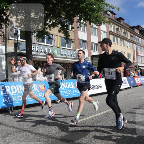 15.09.2024 - PSD Bank Halbmarathon Michael Strokosch http://msf.ph/oto/7059403 15.09.2024 11:39:40 Ziel 954, 1060, 1240, 1395, 1397, 1424, 1481, 2163, 2568 meine-sportfotos.de