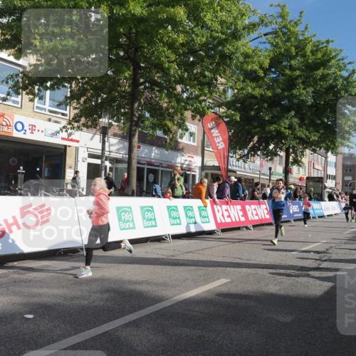 15.09.2024 - PSD Bank Halbmarathon Miley Keyser http://msf.ph/oto/7059412 15.09.2024 10:29:46 Ziel 3, 15, 46, 60, 63, 74, 80, 112, 120, 164, 168, 171, 185, 225, 246, 286 meine-sportfotos.de