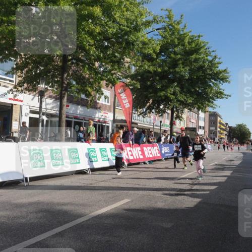 15.09.2024 - PSD Bank Halbmarathon Miley Keyser http://msf.ph/oto/7059439 15.09.2024 10:29:49 Ziel 3, 15, 46, 60, 63, 74, 80, 112, 164, 168, 171, 185, 218, 225, 246, 286 meine-sportfotos.de