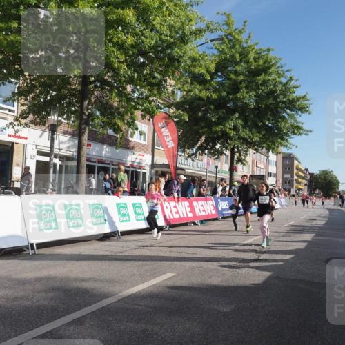 15.09.2024 - PSD Bank Halbmarathon Miley Keyser http://msf.ph/oto/7059442 15.09.2024 10:29:49 Ziel 3, 15, 46, 60, 63, 74, 80, 112, 164, 168, 171, 185, 218, 225, 246, 286 meine-sportfotos.de