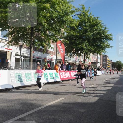 15.09.2024 - PSD Bank Halbmarathon Miley Keyser http://msf.ph/oto/7059450 15.09.2024 10:29:49 Ziel 3, 15, 46, 60, 63, 74, 80, 112, 164, 168, 171, 185, 218, 225, 246, 286 meine-sportfotos.de