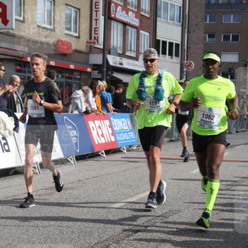 15.09.2024 - PSD Bank Halbmarathon Michael Strokosch http://msf.ph/oto/7059451 15.09.2024 11:39:53 Ziel 940, 961, 1062, 1145, 1156, 1255, 1290, 1360, 1591, 2551 meine-sportfotos.de