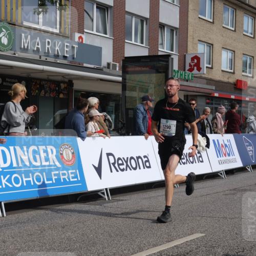 15.09.2024 - PSD Bank Halbmarathon Michael Strokosch http://msf.ph/oto/7059464 15.09.2024 11:39:55 Ziel 940, 961, 1062, 1145, 1156, 1255, 1290, 1360, 1591, 2551 meine-sportfotos.de