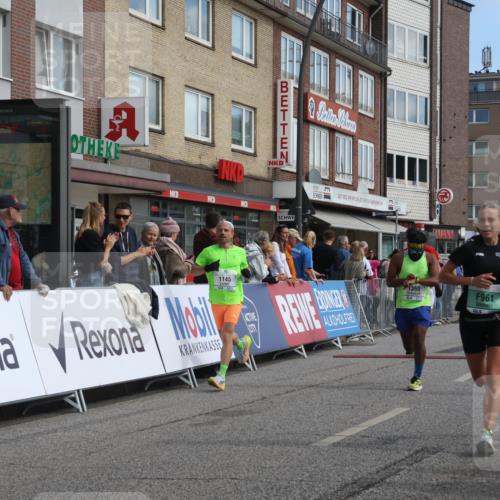 15.09.2024 - PSD Bank Halbmarathon Michael Strokosch http://msf.ph/oto/7059471 15.09.2024 11:39:59 Ziel 940, 961, 1062, 1081, 1145, 1156, 1255, 1290, 1360, 1440, 1591, 2551 meine-sportfotos.de