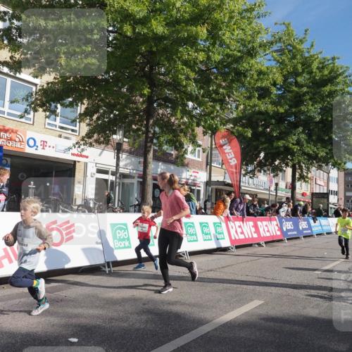 15.09.2024 - PSD Bank Halbmarathon Miley Keyser http://msf.ph/oto/7059618 15.09.2024 10:30:01 Ziel 3, 63, 97, 127, 129, 156, 168, 171, 185, 218, 225, 246, 252, 264, 281, 286, 289, 306 meine-sportfotos.de