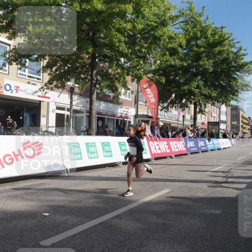 15.09.2024 - PSD Bank Halbmarathon Miley Keyser http://msf.ph/oto/7059773 15.09.2024 10:30:32 Ziel 303 meine-sportfotos.de