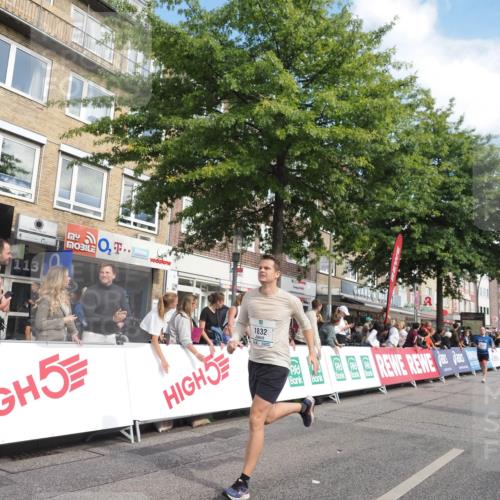 15.09.2024 - PSD Bank Halbmarathon Miley Keyser http://msf.ph/oto/7059779 15.09.2024 12:07:54 Ziel 1646, 1717, 1832, 1953, 1986, 2029, 2040, 2175, 2521, 2781, 2963, 2976, 2996, 3039, 3174, 3257 meine-sportfotos.de