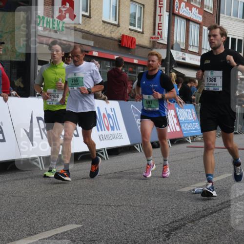 15.09.2024 - PSD Bank Halbmarathon Michael Strokosch http://msf.ph/oto/7059792 15.09.2024 11:40:56 Ziel 697, 765, 1040, 1108, 1130, 1245, 1265, 1293, 1330, 1388, 2633 meine-sportfotos.de
