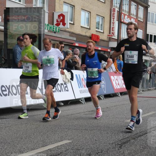 15.09.2024 - PSD Bank Halbmarathon Michael Strokosch http://msf.ph/oto/7059794 15.09.2024 11:40:57 Ziel 697, 765, 1040, 1108, 1130, 1245, 1265, 1293, 1330, 1388, 3513 meine-sportfotos.de