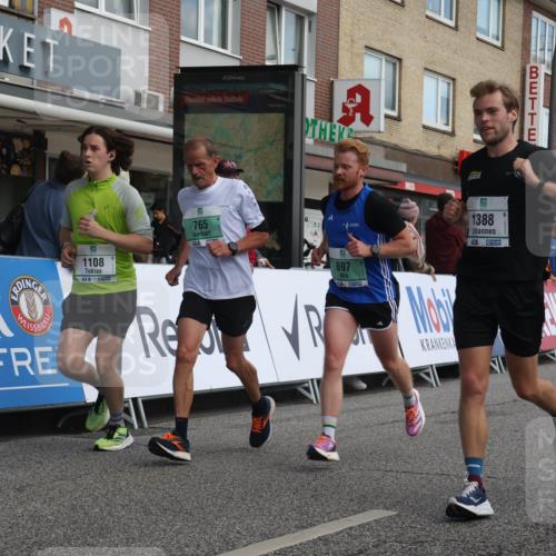 15.09.2024 - PSD Bank Halbmarathon Michael Strokosch http://msf.ph/oto/7059796 15.09.2024 11:40:57 Ziel 697, 765, 1040, 1108, 1130, 1245, 1265, 1293, 1330, 1388, 3513 meine-sportfotos.de