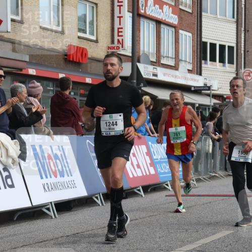 15.09.2024 - PSD Bank Halbmarathon Michael Strokosch http://msf.ph/oto/7059868 15.09.2024 11:41:15 Ziel 761, 934, 1244, 1265, 1469, 1936, 2538, 3513 meine-sportfotos.de