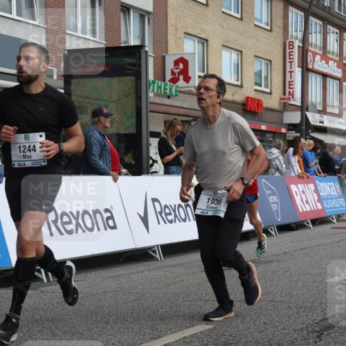 15.09.2024 - PSD Bank Halbmarathon Michael Strokosch http://msf.ph/oto/7059878 15.09.2024 11:41:16 Ziel 761, 934, 1244, 1265, 1469, 1936, 2538, 3513 meine-sportfotos.de