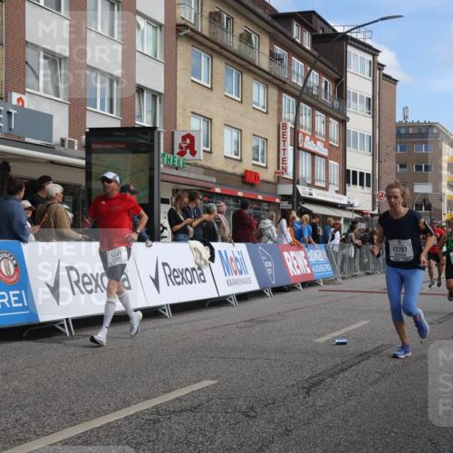 15.09.2024 - PSD Bank Halbmarathon Michael Strokosch http://msf.ph/oto/7059962 15.09.2024 11:41:36 Ziel 768, 943, 960, 1183, 1203, 1241, 1243, 1260, 1262, 1320, 1970, 2083, 2707, 2850 meine-sportfotos.de