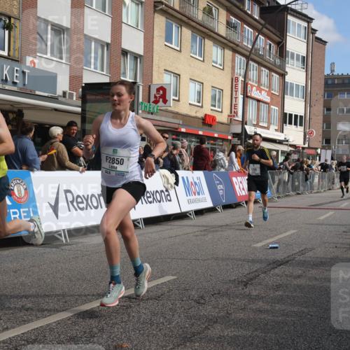 15.09.2024 - PSD Bank Halbmarathon Michael Strokosch http://msf.ph/oto/7060007 15.09.2024 11:41:43 Ziel 943, 953, 1183, 1203, 1241, 1260, 1262, 1309, 1542, 1970, 2083, 2707, 2850 meine-sportfotos.de