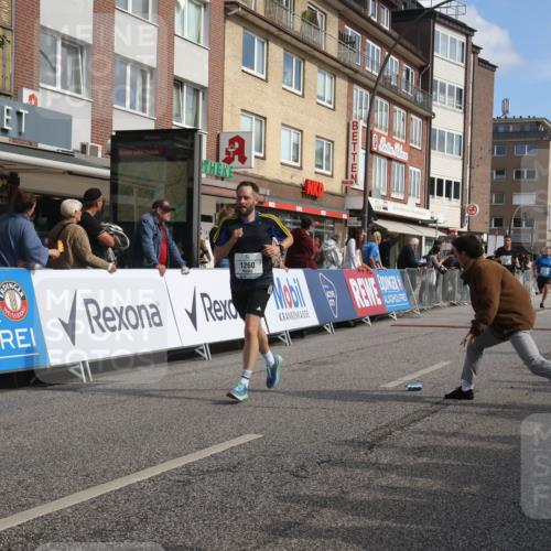 15.09.2024 - PSD Bank Halbmarathon Michael Strokosch http://msf.ph/oto/7060015 15.09.2024 11:41:44 Ziel 943, 953, 1183, 1203, 1241, 1260, 1262, 1309, 1542, 1970, 2083, 2707, 2850 meine-sportfotos.de