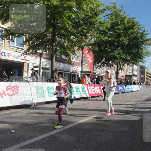 15.09.2024 - PSD Bank Halbmarathon Miley Keyser http://msf.ph/oto/7060053 15.09.2024 10:31:19 Ziel 24, 25, 39, 72, 78, 105, 126, 158, 160, 163, 191, 277, 287 meine-sportfotos.de