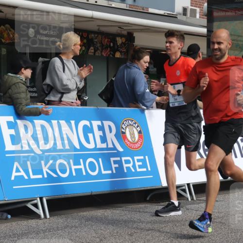 15.09.2024 - PSD Bank Halbmarathon Michael Strokosch http://msf.ph/oto/7060079 15.09.2024 11:41:59 Ziel 726, 735, 763, 953, 1215, 1309, 1542, 1592, 1671, 2661 meine-sportfotos.de