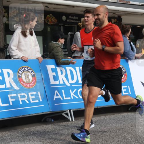 15.09.2024 - PSD Bank Halbmarathon Michael Strokosch http://msf.ph/oto/7060081 15.09.2024 11:41:59 Ziel 726, 735, 763, 953, 1215, 1309, 1542, 1592, 1671, 2661 meine-sportfotos.de