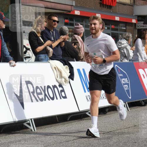 15.09.2024 - PSD Bank Halbmarathon Michael Strokosch http://msf.ph/oto/7060114 15.09.2024 11:42:07 Ziel 735, 763, 920, 1215, 1259, 1566, 1592, 1671, 1875, 2661 meine-sportfotos.de
