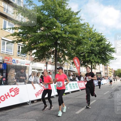 15.09.2024 - PSD Bank Halbmarathon Miley Keyser http://msf.ph/oto/7060121 15.09.2024 12:08:24 Ziel 1869, 1917, 2011, 2397, 2401, 2642, 2668, 3049, 3110, 3360, 3496 meine-sportfotos.de