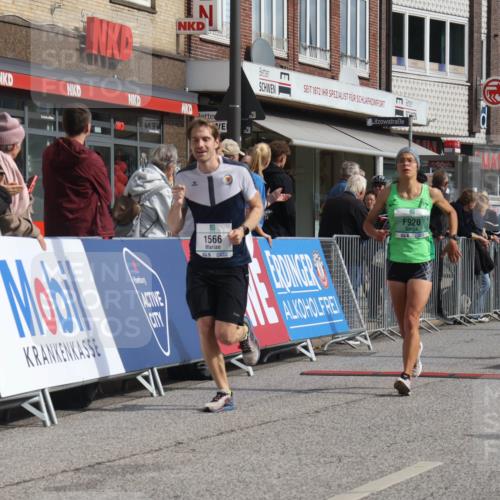 15.09.2024 - PSD Bank Halbmarathon Michael Strokosch http://msf.ph/oto/7060130 15.09.2024 11:42:10 Ziel 735, 920, 1151, 1215, 1259, 1470, 1566, 1592, 1671, 1875, 2643, 2661 meine-sportfotos.de