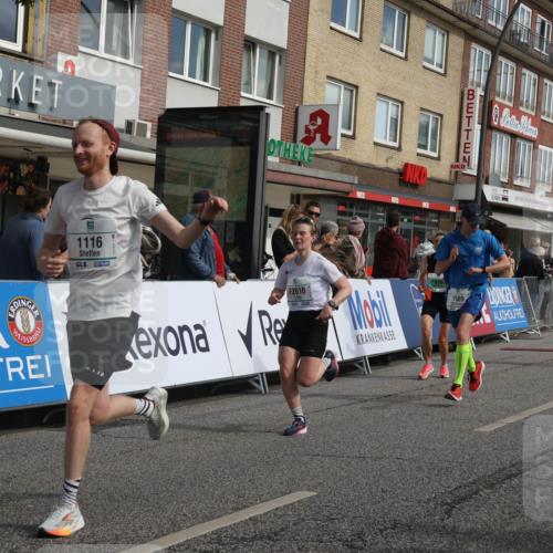15.09.2024 - PSD Bank Halbmarathon Michael Strokosch http://msf.ph/oto/7060252 15.09.2024 11:42:33 Ziel 715, 772, 956, 1116, 1213, 1292, 1468, 1479, 1589, 1719, 1774, 2610, 2659 meine-sportfotos.de