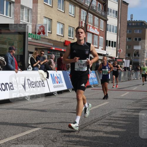 15.09.2024 - PSD Bank Halbmarathon Michael Strokosch http://msf.ph/oto/7060274 15.09.2024 11:42:36 Ziel 715, 956, 1116, 1213, 1292, 1468, 1479, 1589, 1719, 2610, 2659 meine-sportfotos.de