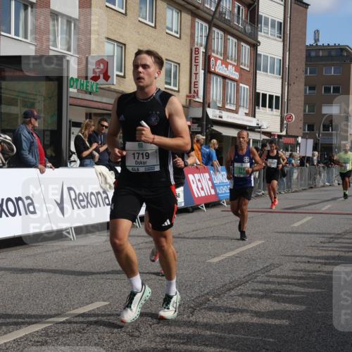 15.09.2024 - PSD Bank Halbmarathon Michael Strokosch http://msf.ph/oto/7060276 15.09.2024 11:42:36 Ziel 715, 956, 1116, 1213, 1292, 1468, 1479, 1589, 1719, 2610, 2659 meine-sportfotos.de