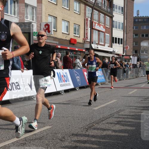 15.09.2024 - PSD Bank Halbmarathon Michael Strokosch http://msf.ph/oto/7060281 15.09.2024 11:42:37 Ziel 715, 760, 956, 1116, 1213, 1292, 1468, 1479, 1589, 1719, 2489, 2610, 2659 meine-sportfotos.de