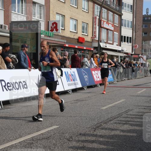 15.09.2024 - PSD Bank Halbmarathon Michael Strokosch http://msf.ph/oto/7060289 15.09.2024 11:42:38 Ziel 715, 760, 956, 1116, 1213, 1292, 1468, 1479, 1496, 1589, 1719, 2489, 2610, 2659 meine-sportfotos.de