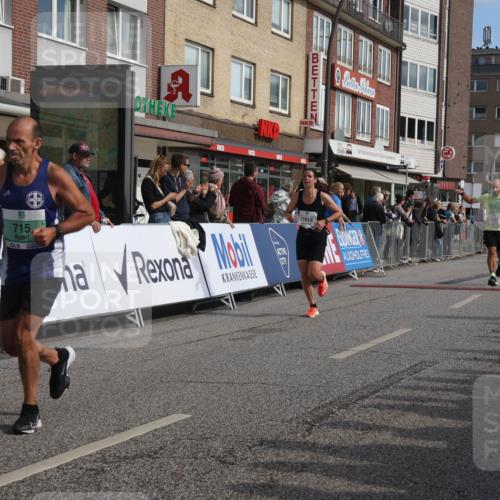 15.09.2024 - PSD Bank Halbmarathon Michael Strokosch http://msf.ph/oto/7060290 15.09.2024 11:42:38 Ziel 715, 760, 956, 1116, 1213, 1292, 1468, 1479, 1496, 1589, 1719, 2489, 2610, 2659 meine-sportfotos.de